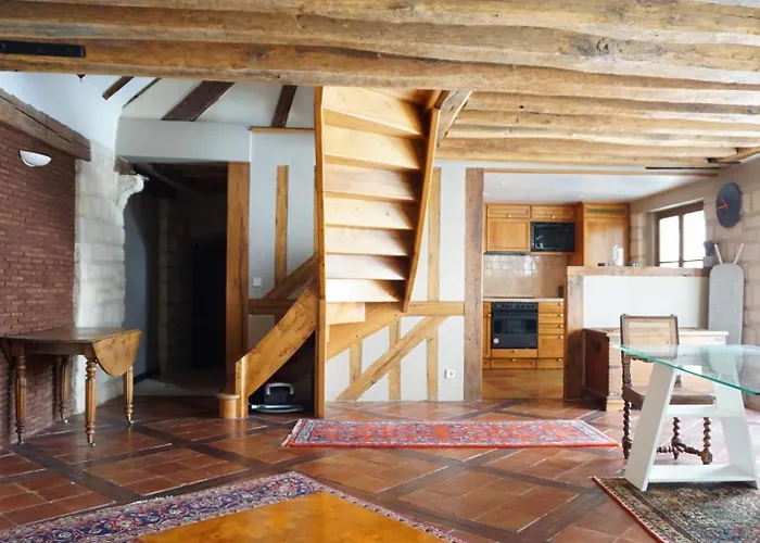 2-room In Heart Of Paris-marais *