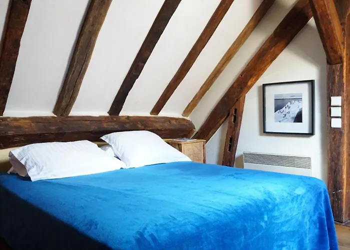 2-room In Heart Of Paris-marais